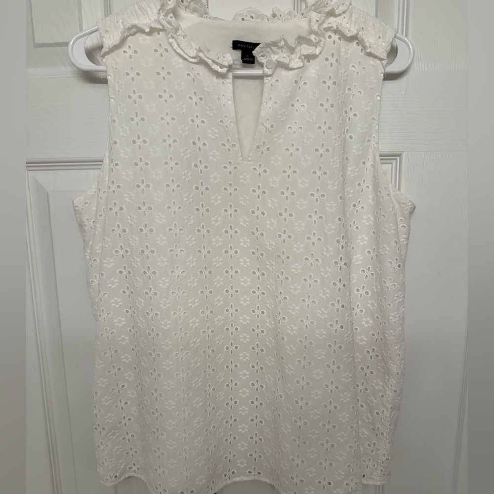 Ann Taylor White Eyelet Lace Sleeveless Shell